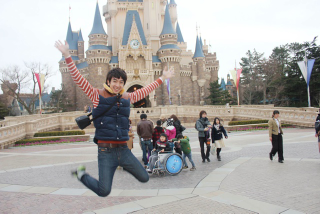 Illustration for article titled Korea's Photoshop Trolls Make the Internet a Better Place